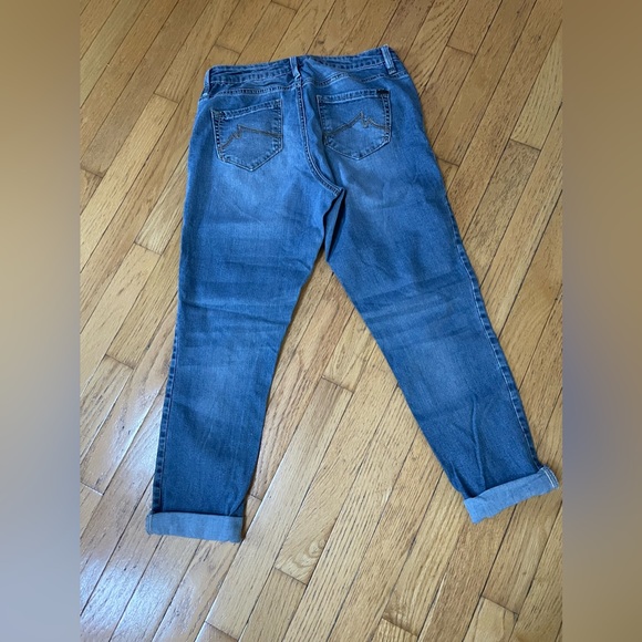 Women's Max Jeans Cropped Denim Jeans - Picture 4 of 10